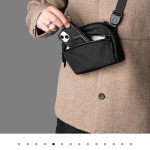 Alpaka Flight Sling 1L Black Axoflux210D